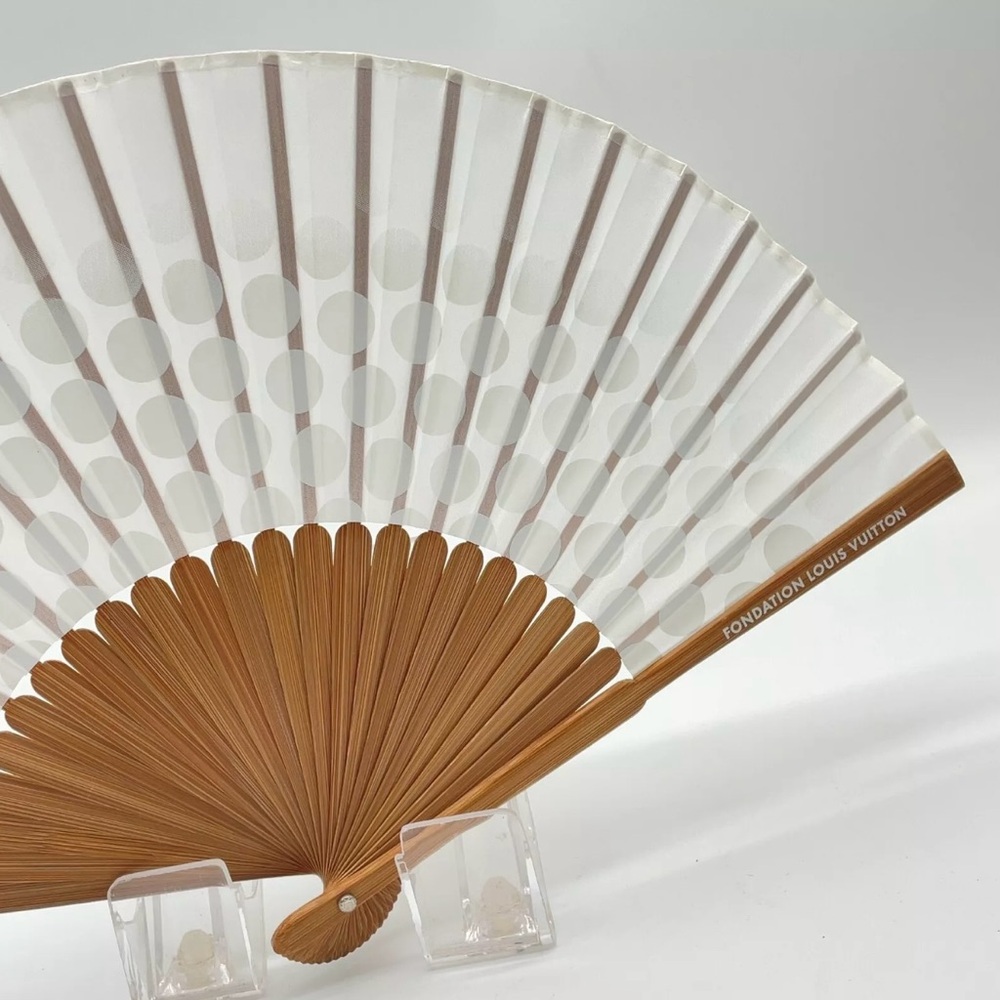 Louis Vuitton White and Brown Fan - Picture 10 of 13
